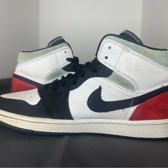 Jordan Shoes Nike Air Jordan Mid Se Red Black Toe 220 Size 95